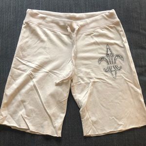 T Party, size medium cropped shorts.